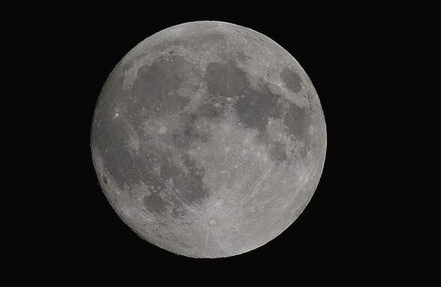 moon8b.jpg