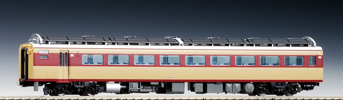 330px-Kiha45_27_takamatsueki.jpg