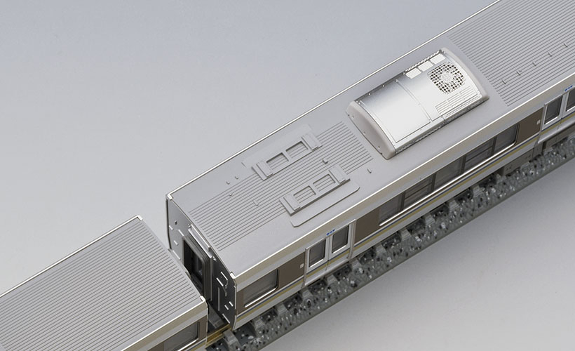 JR 223-2000系近郊電車（1次車・転落防止幌付・8両編成）セット｜製品