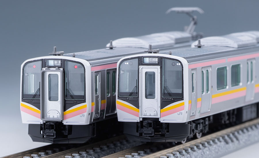 TOMIX加工品 E129系0番台 ラッピング電車