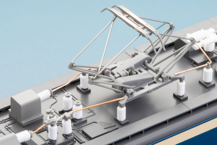 トイレ側のパンタグラフではシューがパイプ状のものを再現