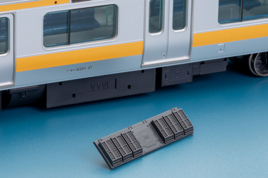 増結セットBに付属するモハE231形用の床下パーツ