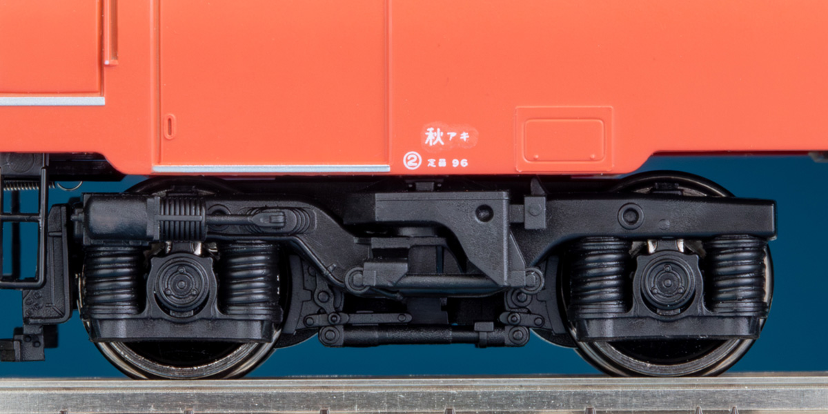 キハ40形500番代が履く空気バネのDT44A(TR227A)形台車は、ゴムで被覆された軸バネやブレーキシリンダーを再現